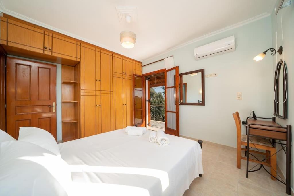 Afroditi Holiday Home- Green View Apartment スヴォロナータ エクステリア 写真