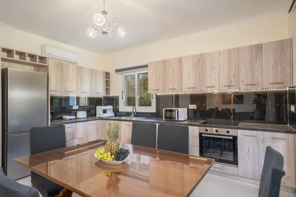 Afroditi Holiday Home- Green View Apartment スヴォロナータ エクステリア 写真